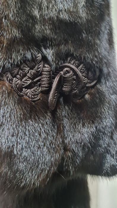 Пподается норковая шуба