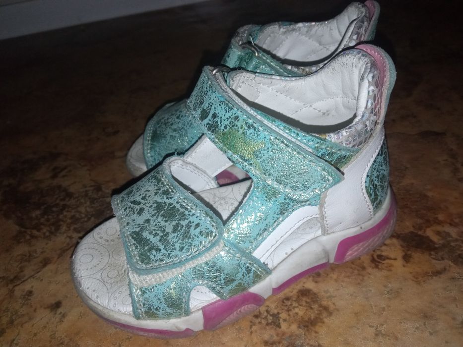 Продам летние босоножки