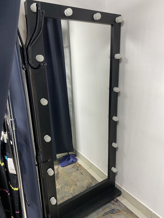 Зеркало напольное с подсветкой