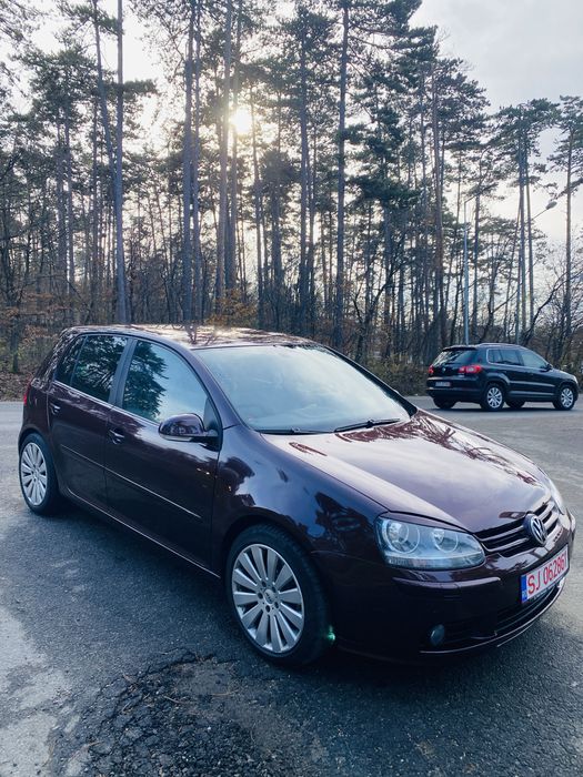 Golf 5 Individual 2.0 fsi Inmatriculată