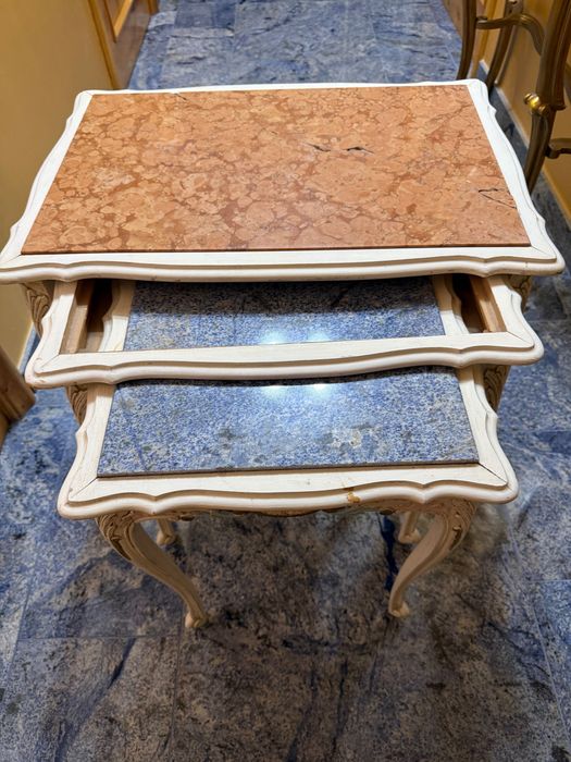 Set 3 masute lemn sculptat