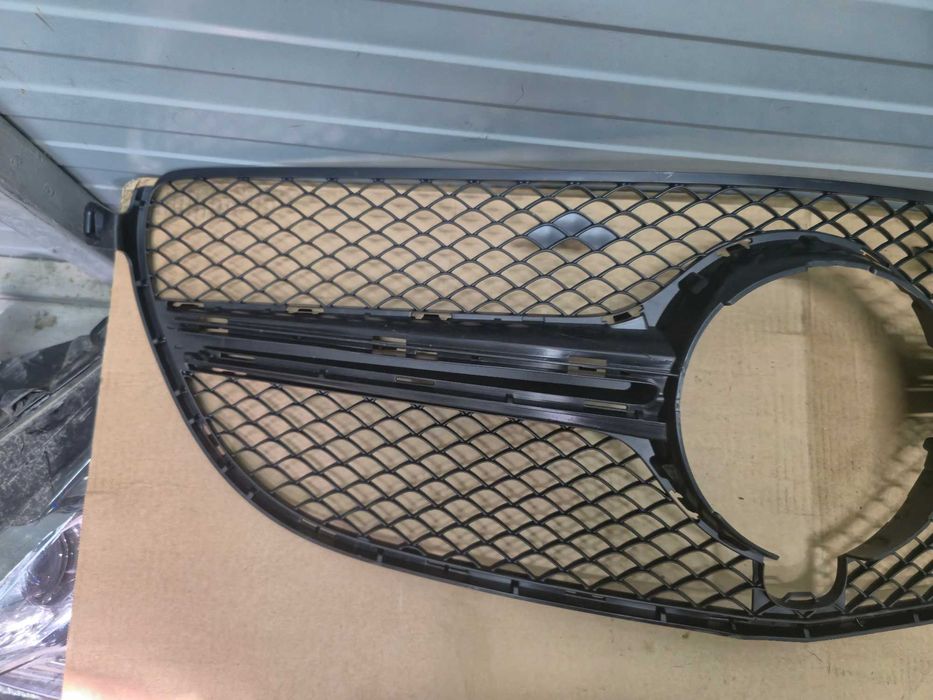 Grila bara centrala Mercedes GLE COUPE C292 W292 AN 2015-2019 Cod A2928850054