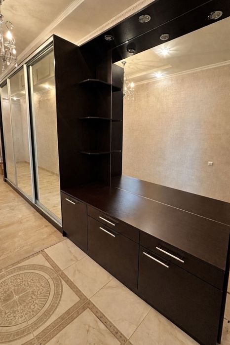 Продам срочно Гардероб