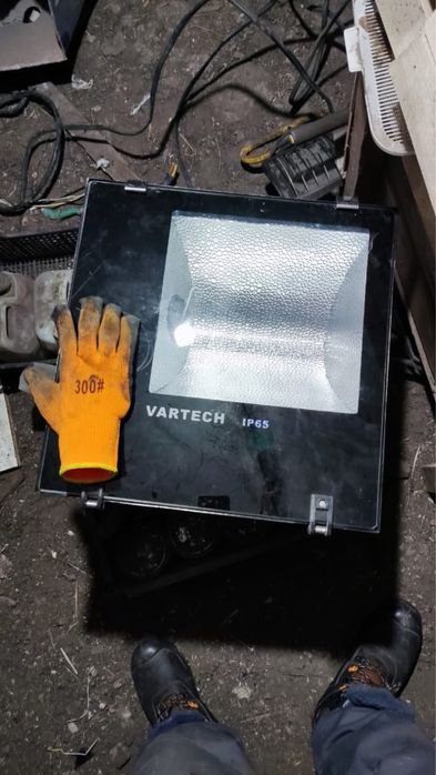 Продам прожектор