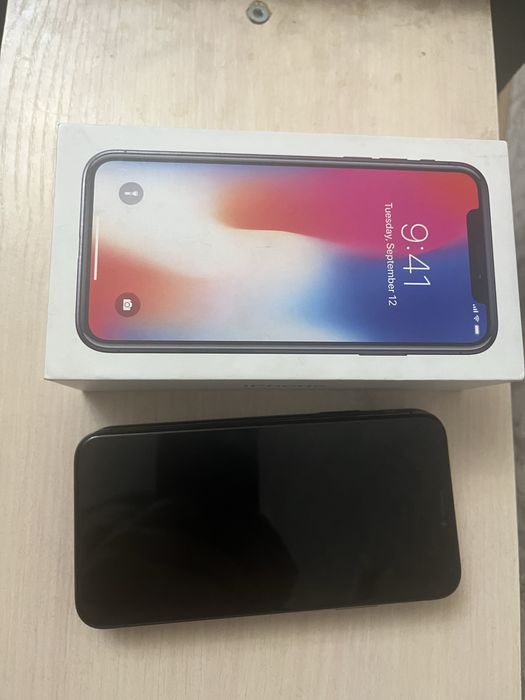 Продам  Айфон Х 64 гб черный