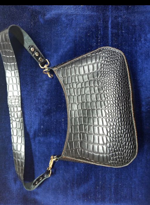 Таза тері түсі қара