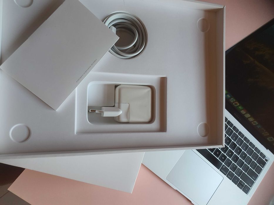 Apple MacBook Air A1932 (2019)