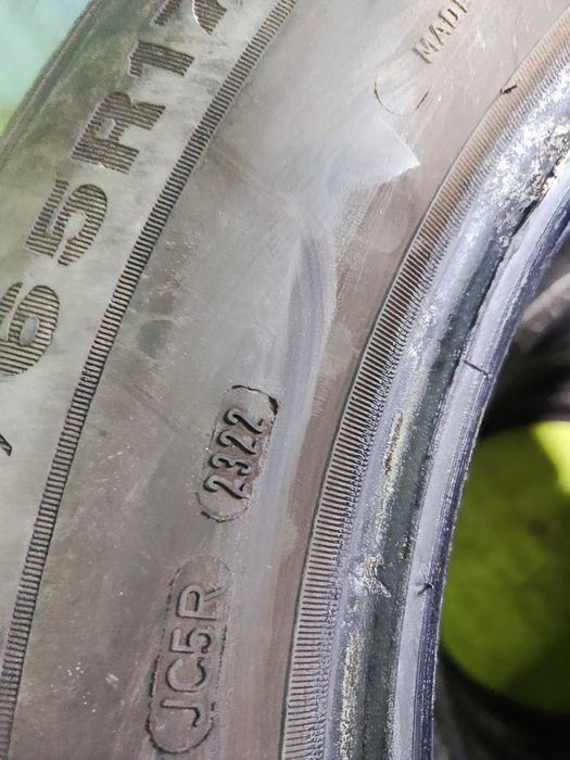 4 бр зимни 235/65/17 Dunlop