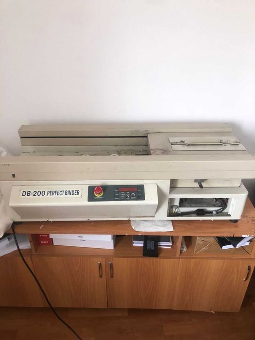 Продам термоклеевую машину Duplo DB-200