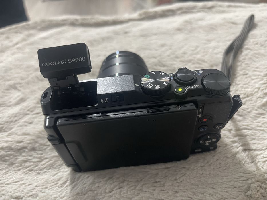 Aparat foto NIKON , 30xZOOM . Stare foarte buna, functioneazs perfect.