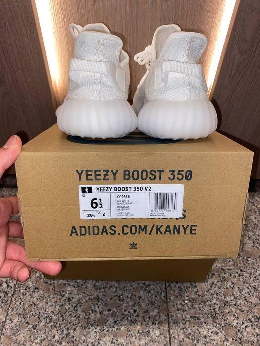 Yeezy Boost 350v2 Triple White