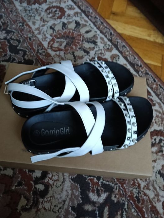 Бели Дамски сандали