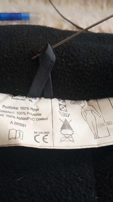 Зимно яке с махащи се ръкави