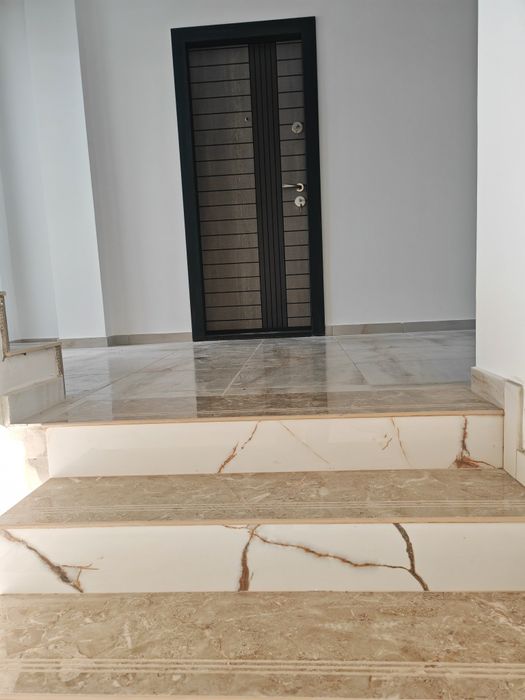 Apartamente noi în zona centrala.