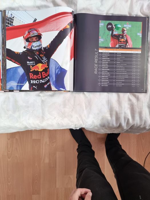 Max Verstappen red bull book championship F1 2021