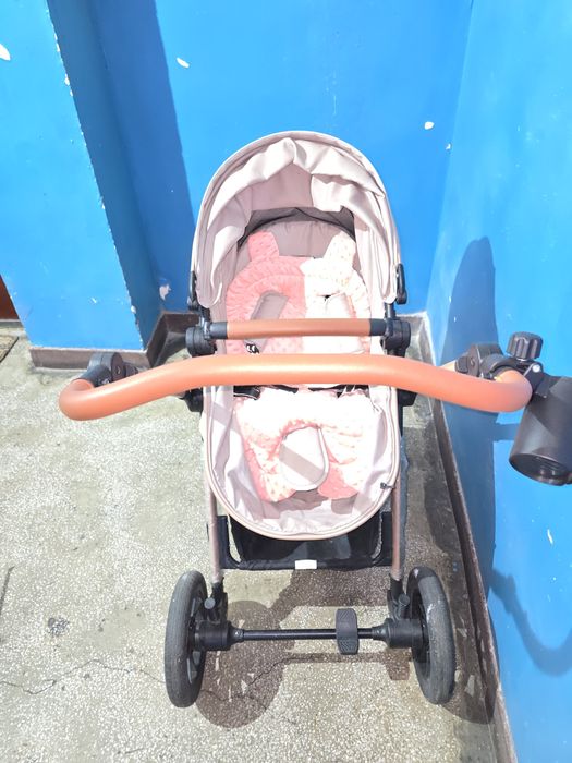 Carucior 3 in 1 .
