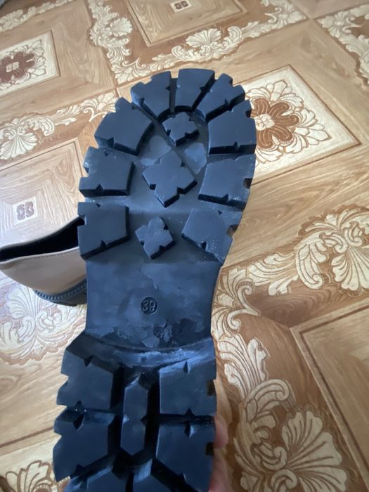 Женские лоферы продам