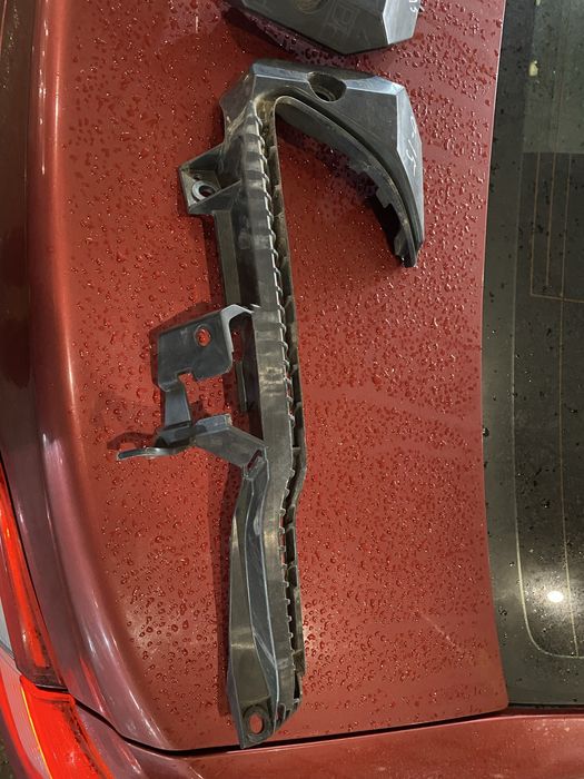 Субару Оутбэк кронштейн фар и бампера