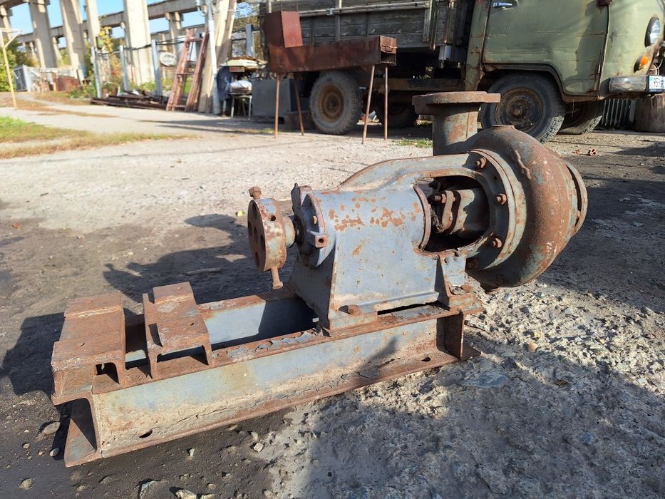 Насос водяной центробежный.