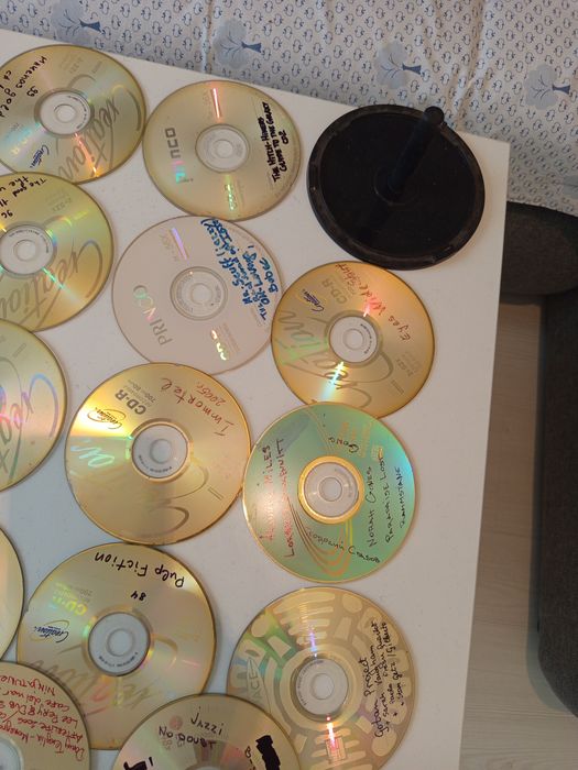 Продавам дискове.