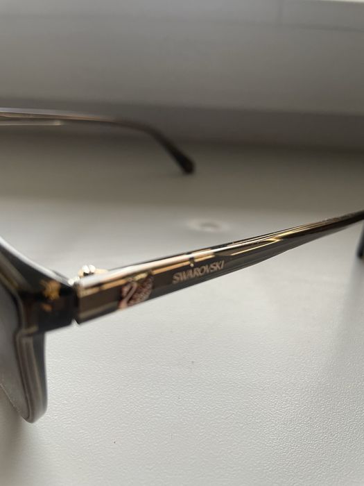 Очки солнцезащитные swarovski