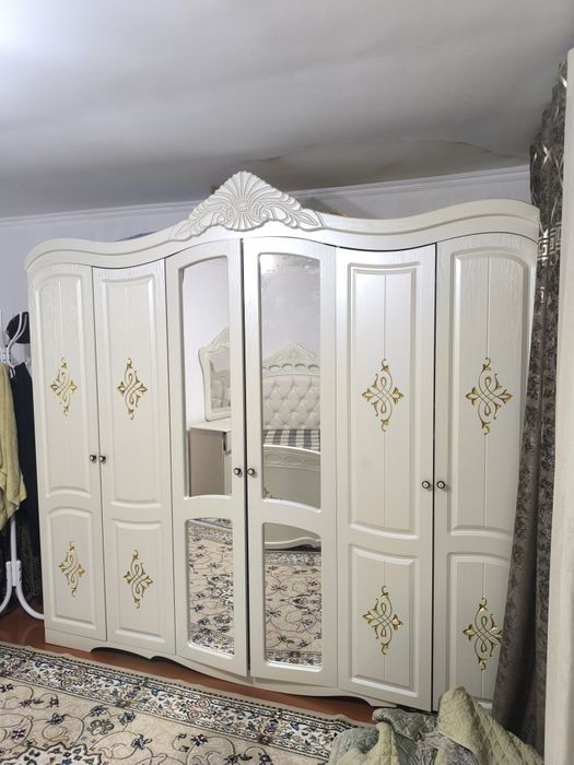 Спальный гарнитур