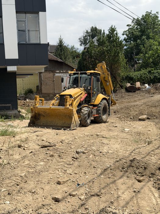 Услуги трактора три в одном