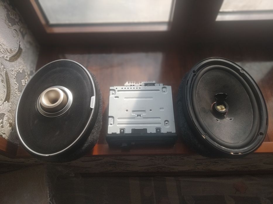 Magnitafon Pioneer model 4250 Kallonka Kenwood 710 W