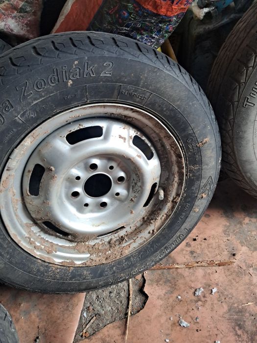 Резина на13 хтс .