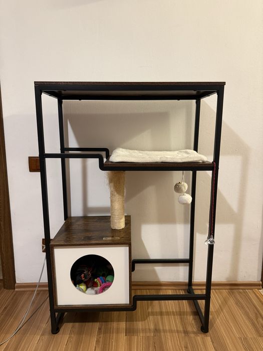 Masa cu asamblu pisici incorporat