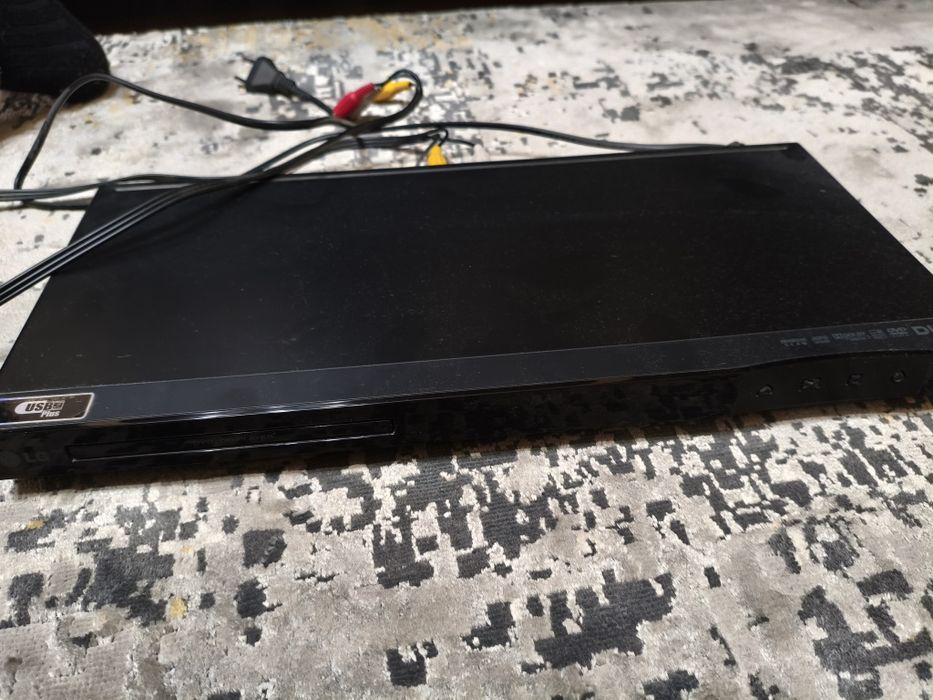 DVD player дивидишник lg, две штуки