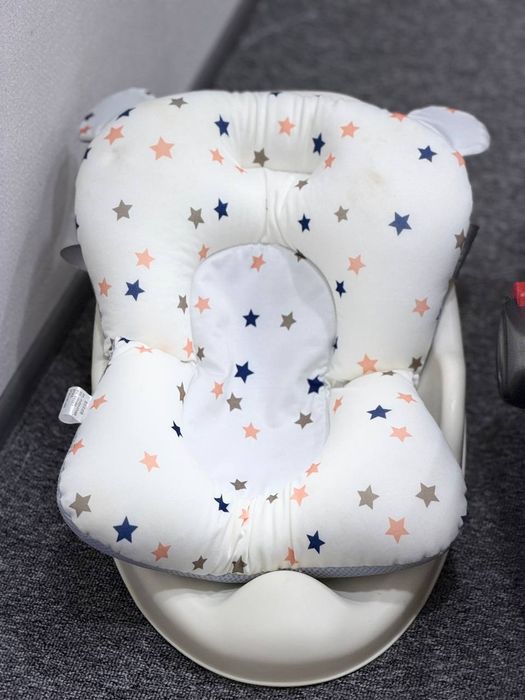 Автокресло 0+  и  принадлежности для ванночки. Avtokreslo 0+