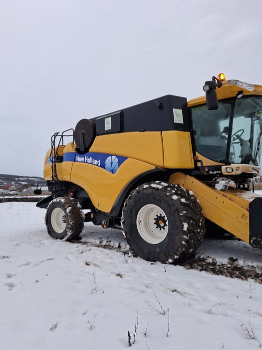 Vând combină New Holland cx 840