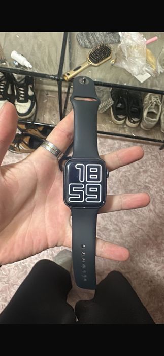 Продам Apple Watch se1