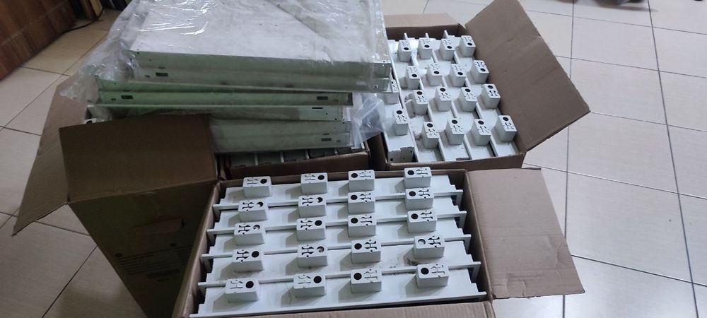 Продаются внутренние потолочные светильники б/у