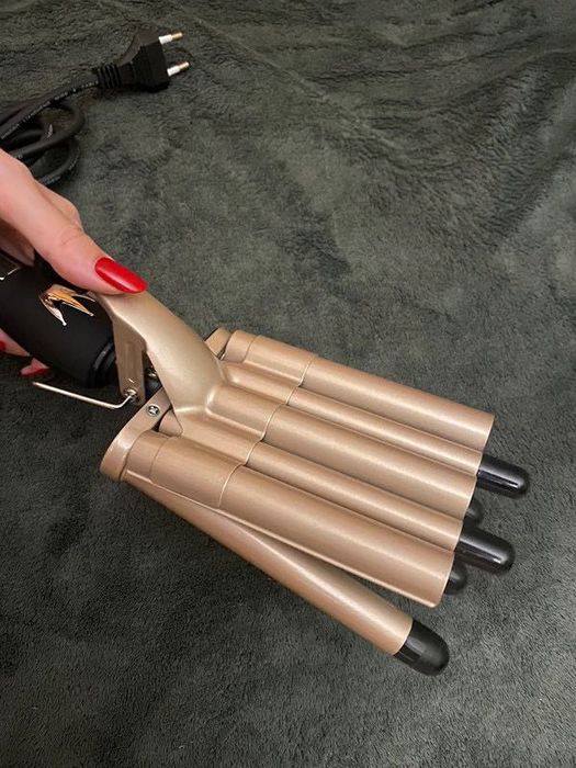 Placă din ceramică pentru păr efect creț/valuri