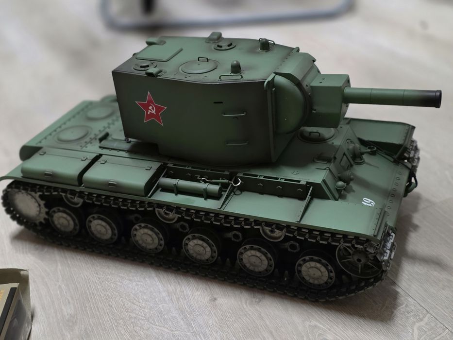 Tanc Heng Long KV-2 cu telecomanda