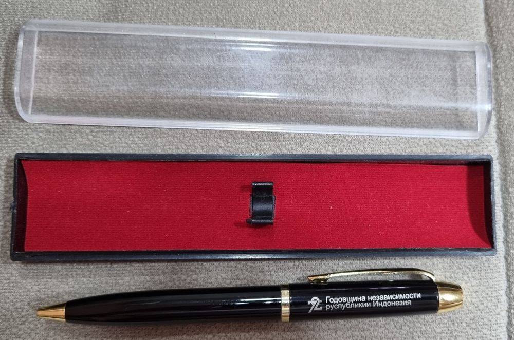 Ручка, артефакт.