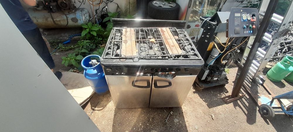 Газова фурна с 6 котлона