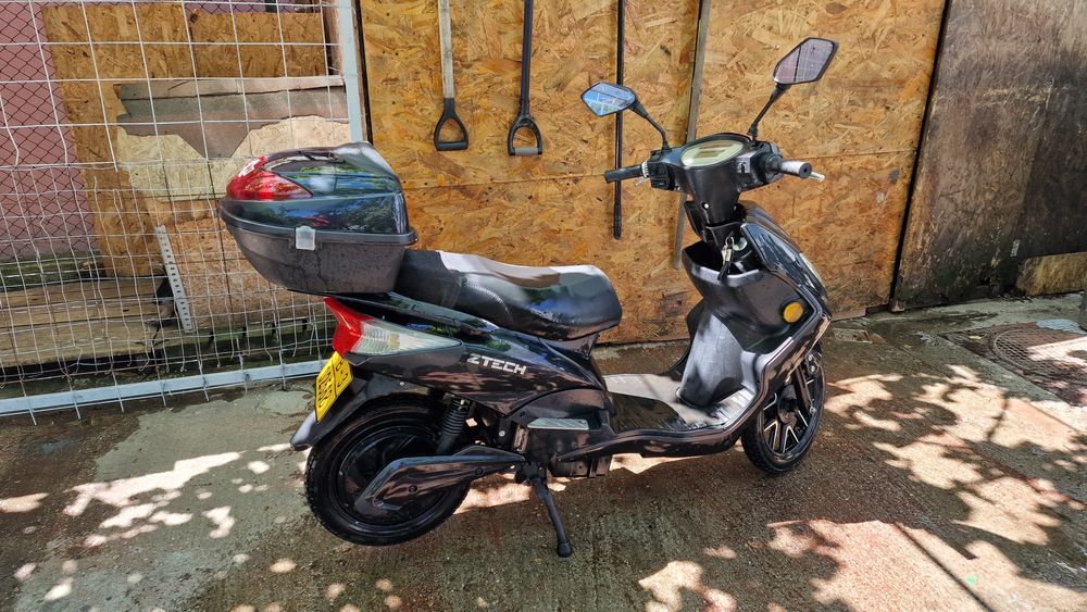 Scuter electric fără permis Ztech