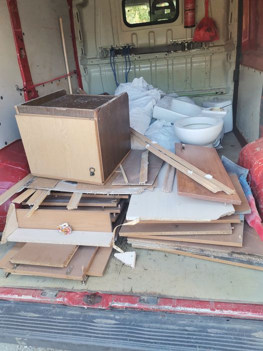 Услуги с товарен бус