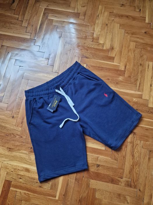 Мъжки къси панталони POLO RALPH LAUREN  размер S M L XL
Най-висок клас материя и
изработка
Размери S M L XL 2XL 
Всеки един артикул разполага с QRкод