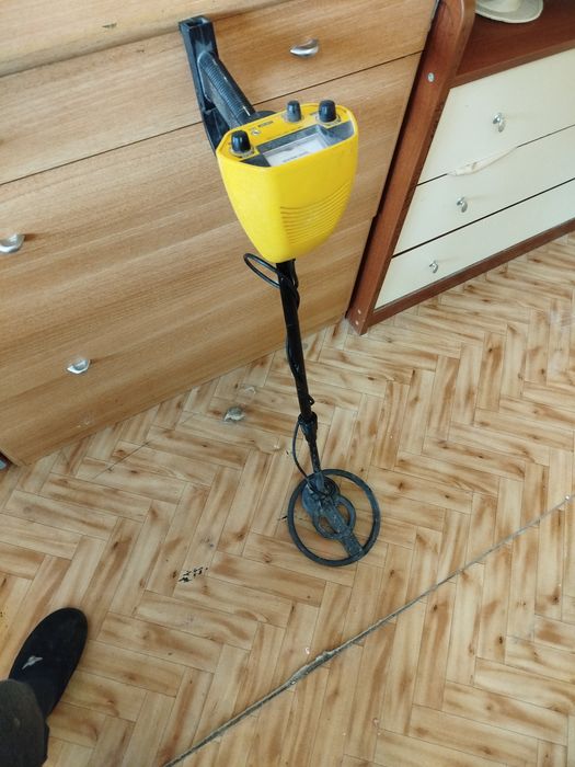 Продам металлоискатель