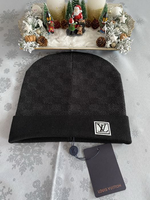 Fes Louis Vuitton negru