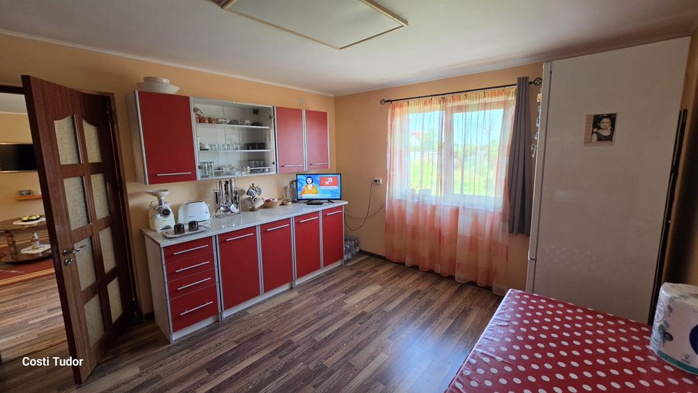 Vând casă 3 camere în Rociu(25km de pitesti)