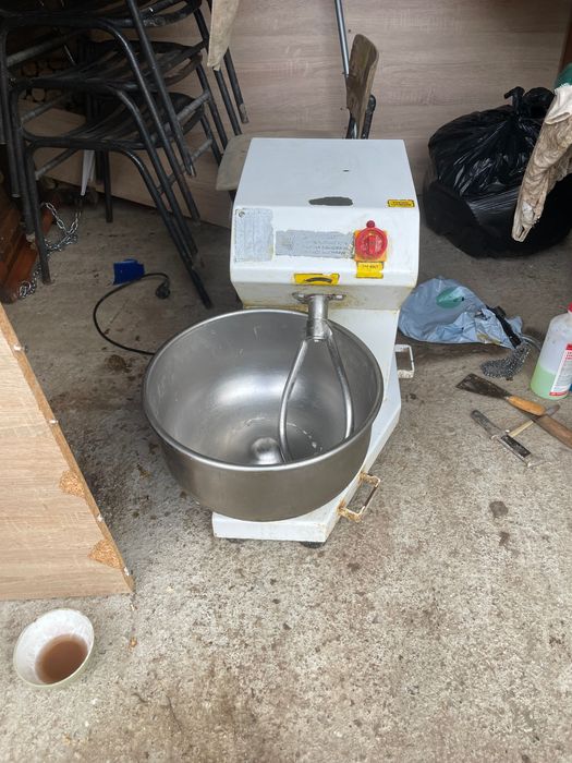 Тестомесачка тестобъркачка 550 лв