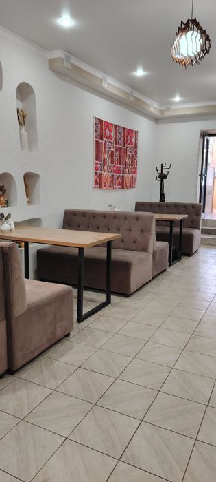 Диван стол стулья