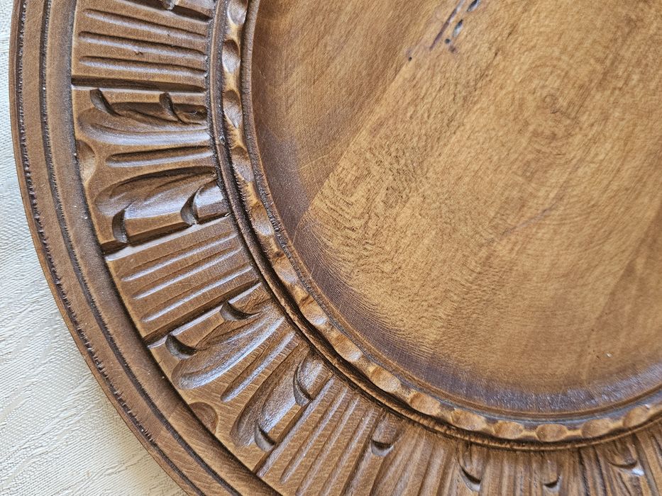 Декоративни чинии с дърворезба