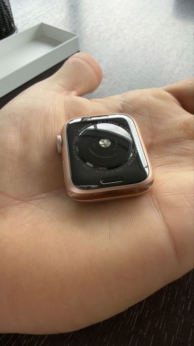 Apple Watch SE 40mm Gold Alu Pink Sand Sport Band GPS