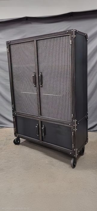 Mobilier metalic confectii metalice